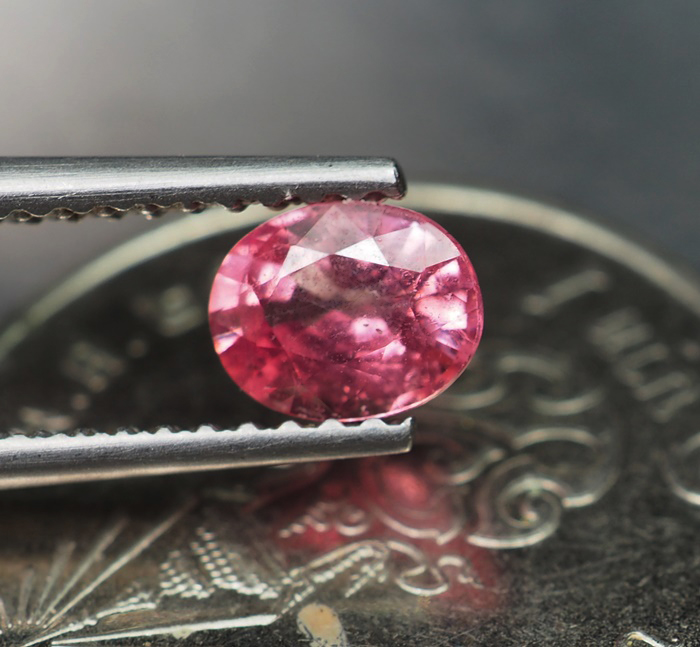 พิ้งแซฟไฟร์ (Pink Sapphire) 0.65 กะรัต