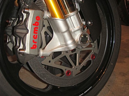 จานเบรค Braketech รุ่น axis iron เนื้อเหล็ก เกรด Racing สำหรับ ZX10 2016+