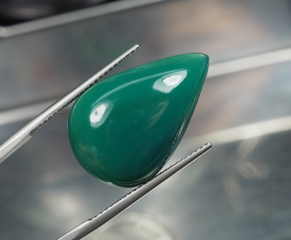 คาลซิโดนีสีเขียว (Green Chalcedony) 17.10 กะรัต