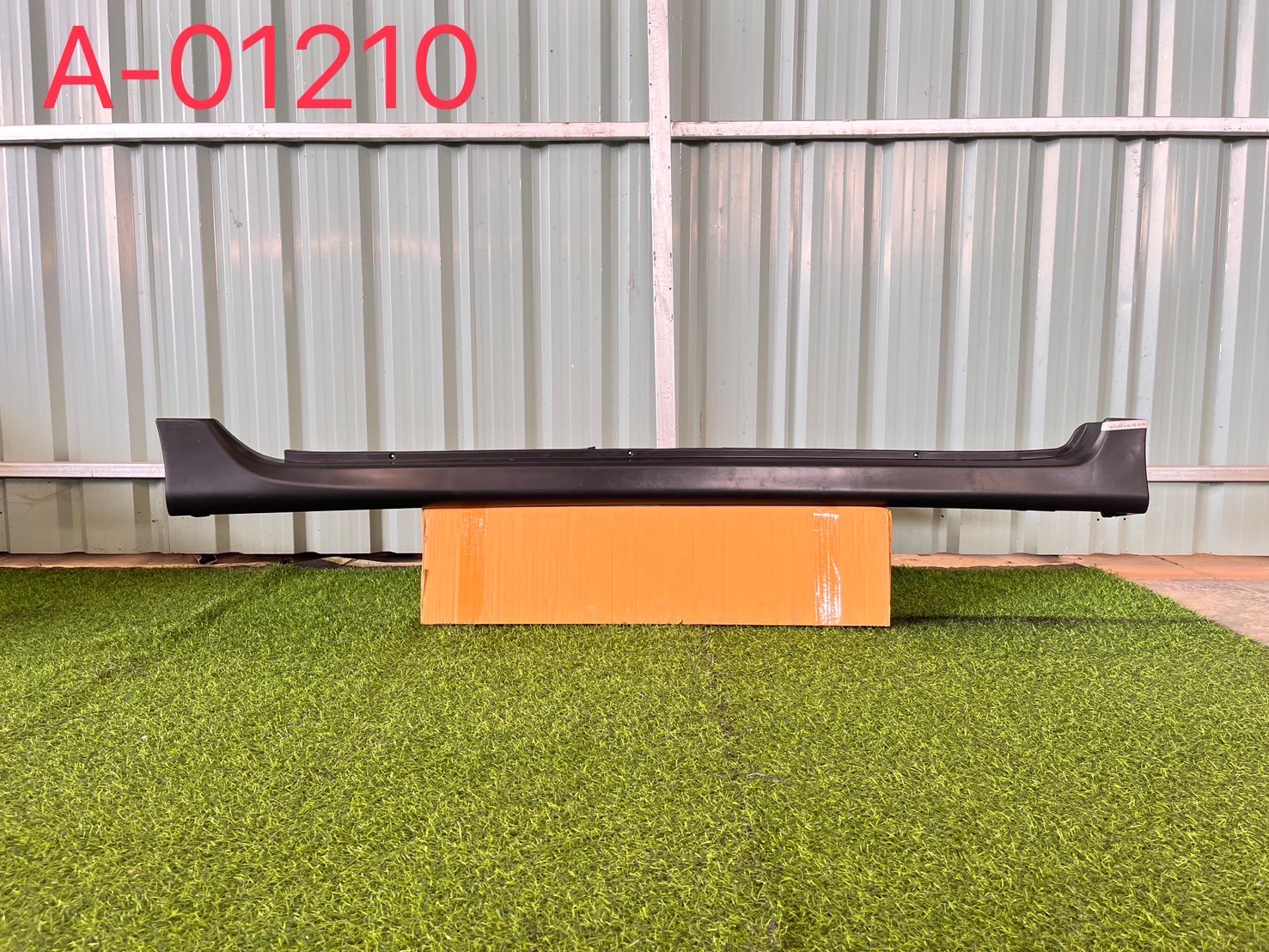 สเกิร์ตบันได R Toyota Corolla Altis 2008-13 ใหม่เทียม