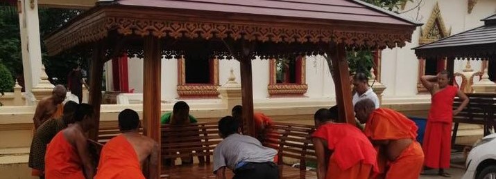 ( รหัส A2 ) ศาลา ไม้สัก สีเงา หลังตั้ง หลังคาสีขาว / ขนาด 2.00 x 2.00 x 3.00 เมตร