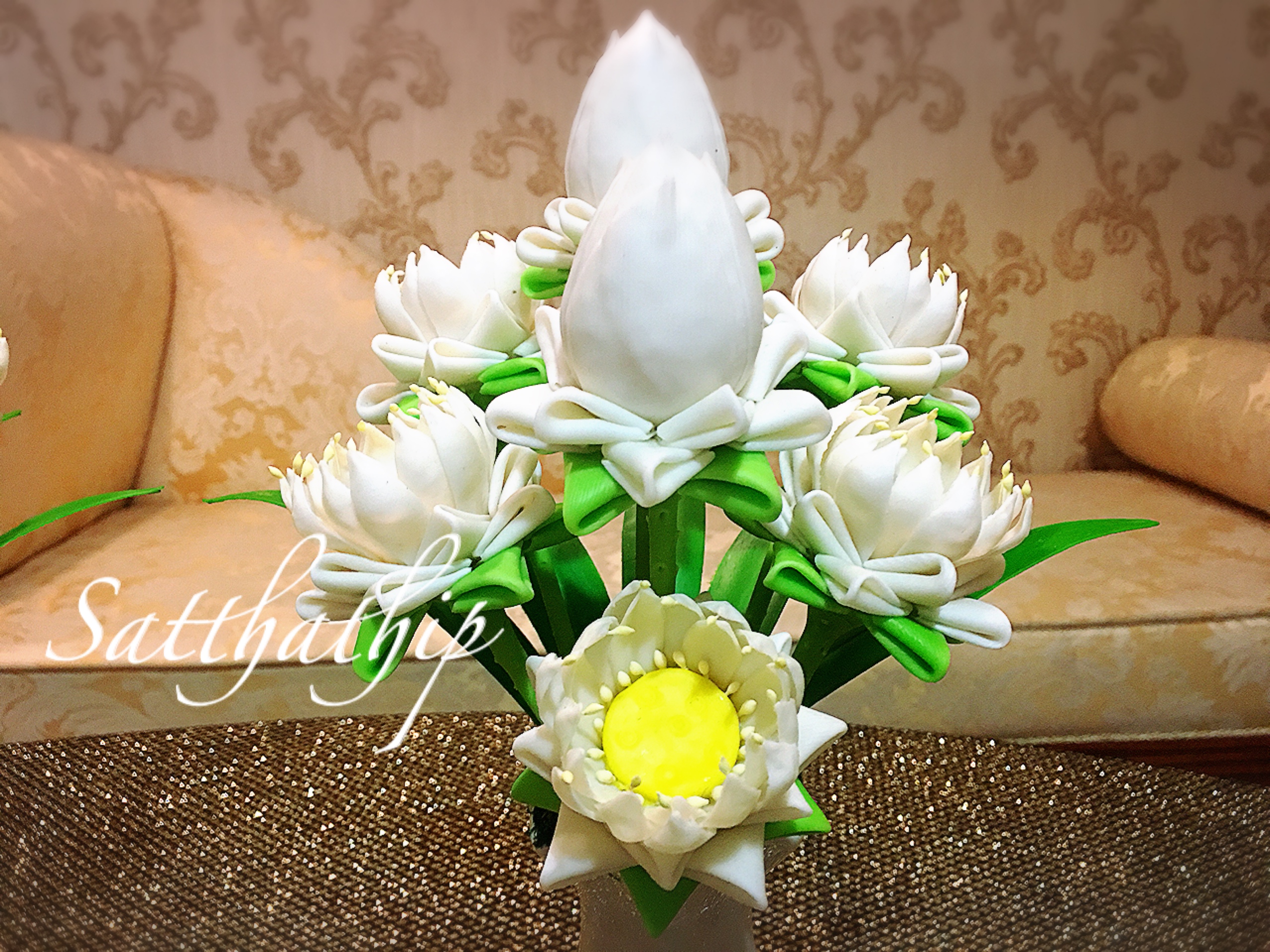 แจกันดอกบัว - ดอกบัวประดิษฐ์ - แจกันดอกบัวพับสีขาว (ข้างละ 7 ดอก) ประดิษฐ์จากดิน - แจกันดอกบัวประดิษฐ์ - Lotus Flower