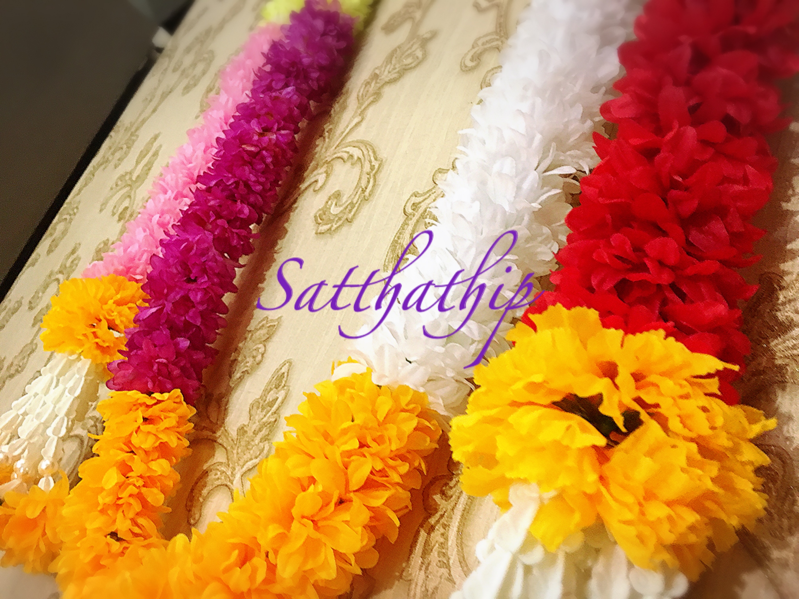 พวงมาลัยเจ็ดสีเจ็ดศอก/พวงมาลัยผ้าสองชาย [ไม่ตัดก้านดอก 380 บาท/เมตร]