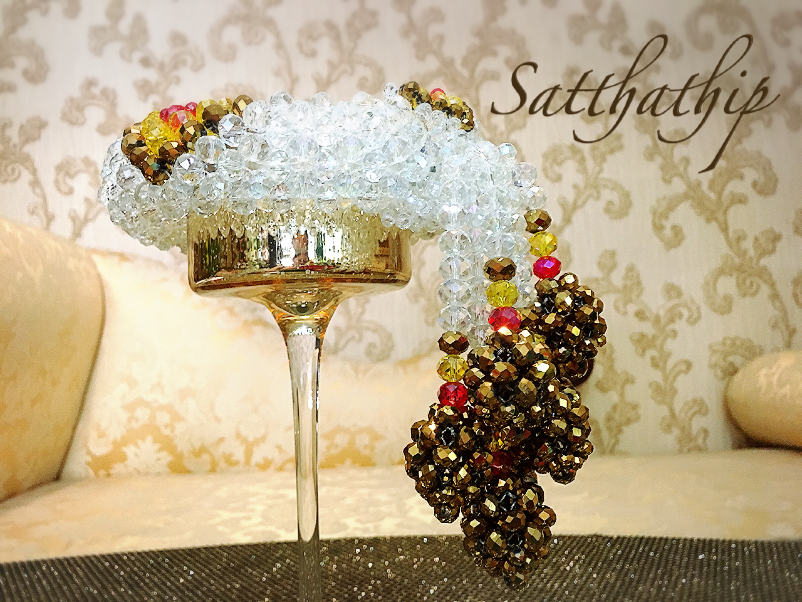 พวงมาลัยคริสตัล สีน้ำตาลทอง - Crystal Garland