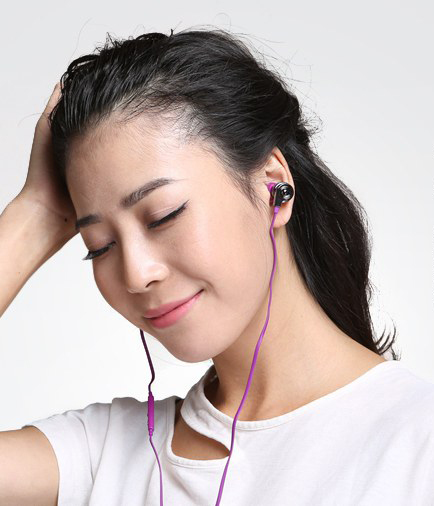 PISEN หูฟังไฮไฟ 2 in 1 ทั้งโทรศัพท์และฟังเพลง G105 ขนาด 3.5 มม. สายแบนนุ่มยาว 80 ซม. ไม่พันกัน ปุ่มปรับระดับเสียง ระบบ Dynamic drive เนื้อเสียงต้นฉบับที่สมดุล ออกแบบตามหลักสรีรศาสตร์สวมใส่แนบสนิทกับหูสวมใส่สบาย สำหรับ iPhone7 / 6 / 6s / 6 Plus / 5 / 5c /