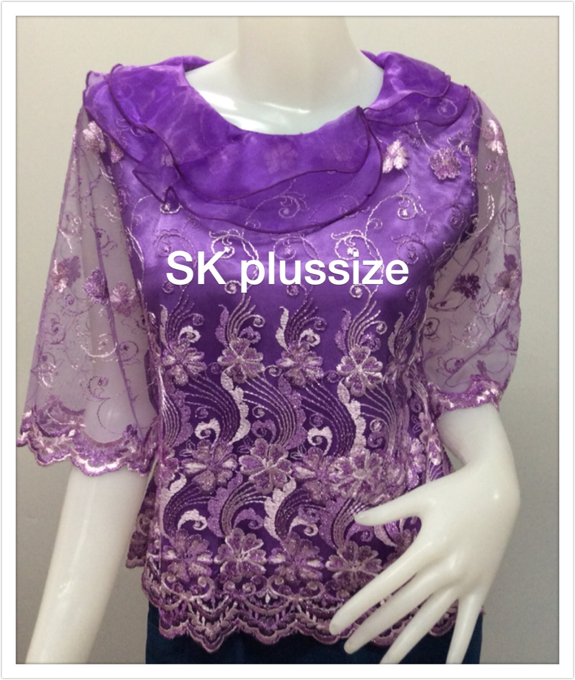 เสื้อลูกไม้บุหงา ปกผ้าแก้วซ้อน สีม่วง รอบอก 38 นิ้ว