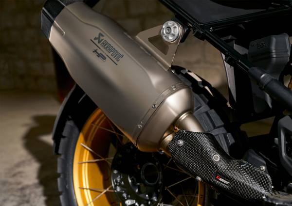 ท่อ Akrapovic ทรง HP สำหรับ R1250GS 2018+ ปลายไทเทเนียม (For Exhibition only)