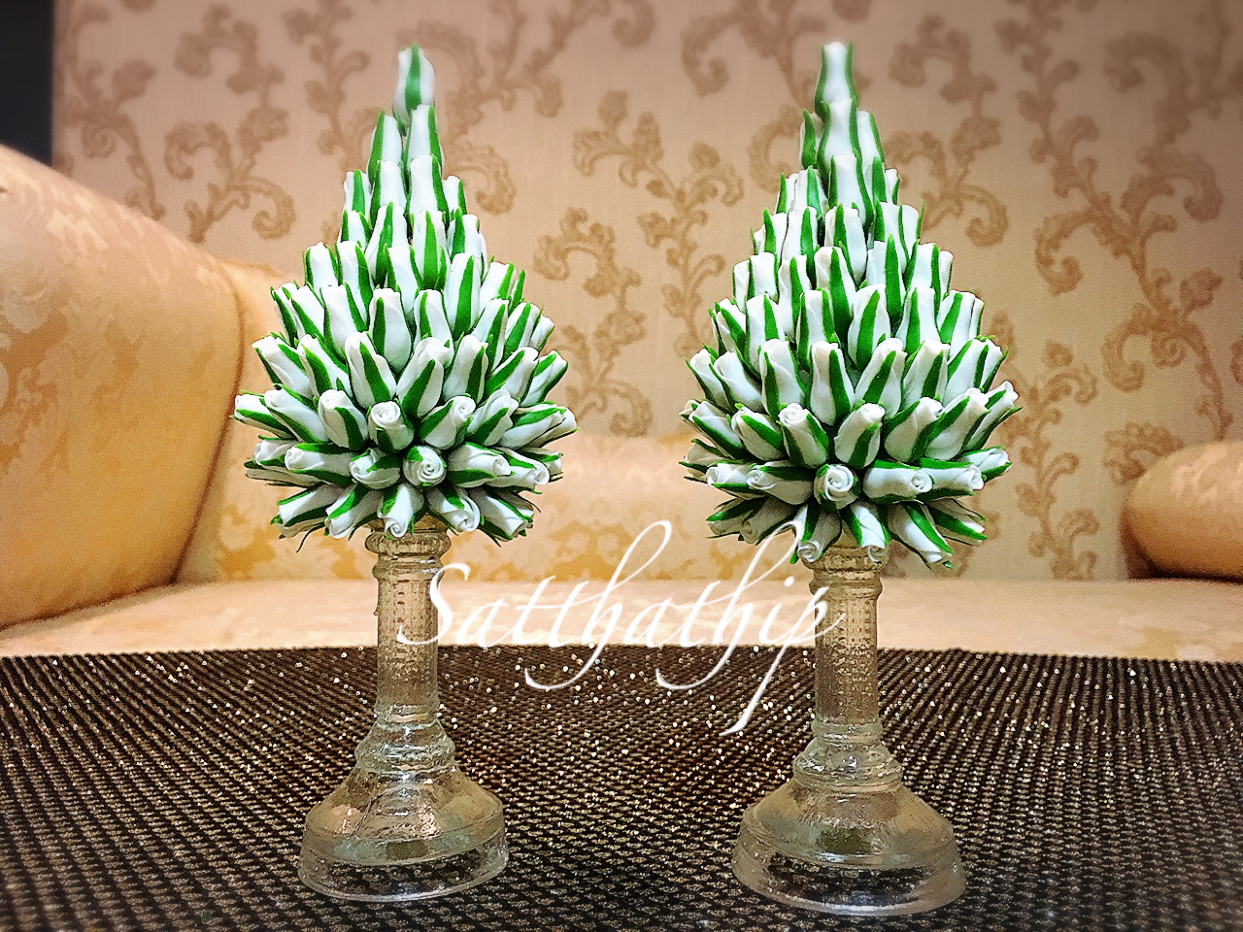 พานพุ่มดอกกุหลาบ ประดิษฐ์จากดิน [3 นิ้ว 1,250 บาท/คู่]