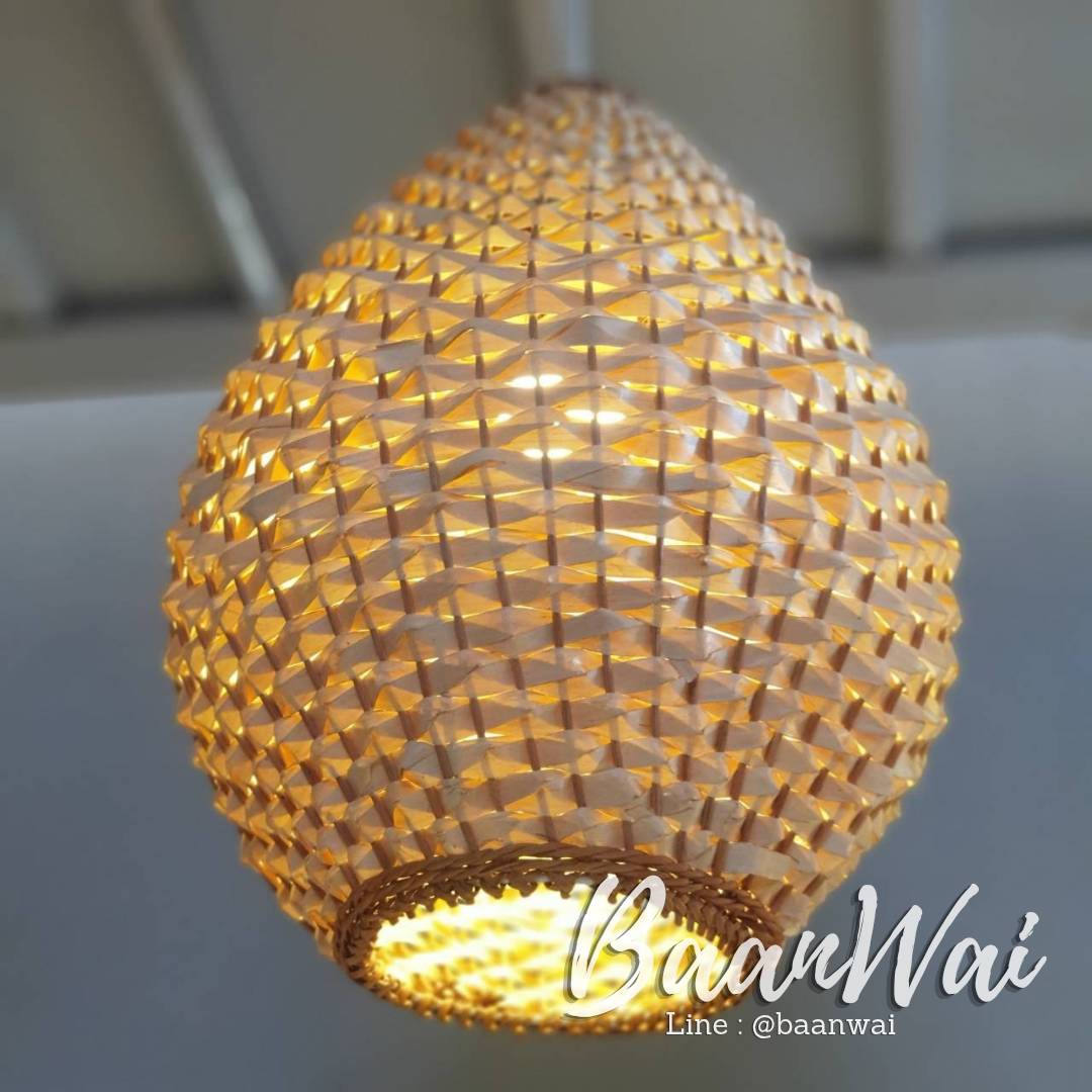 โคมไฟสานใบลาน โคมไฟทรงทุเรียน ขนาด 30 x 43 cm