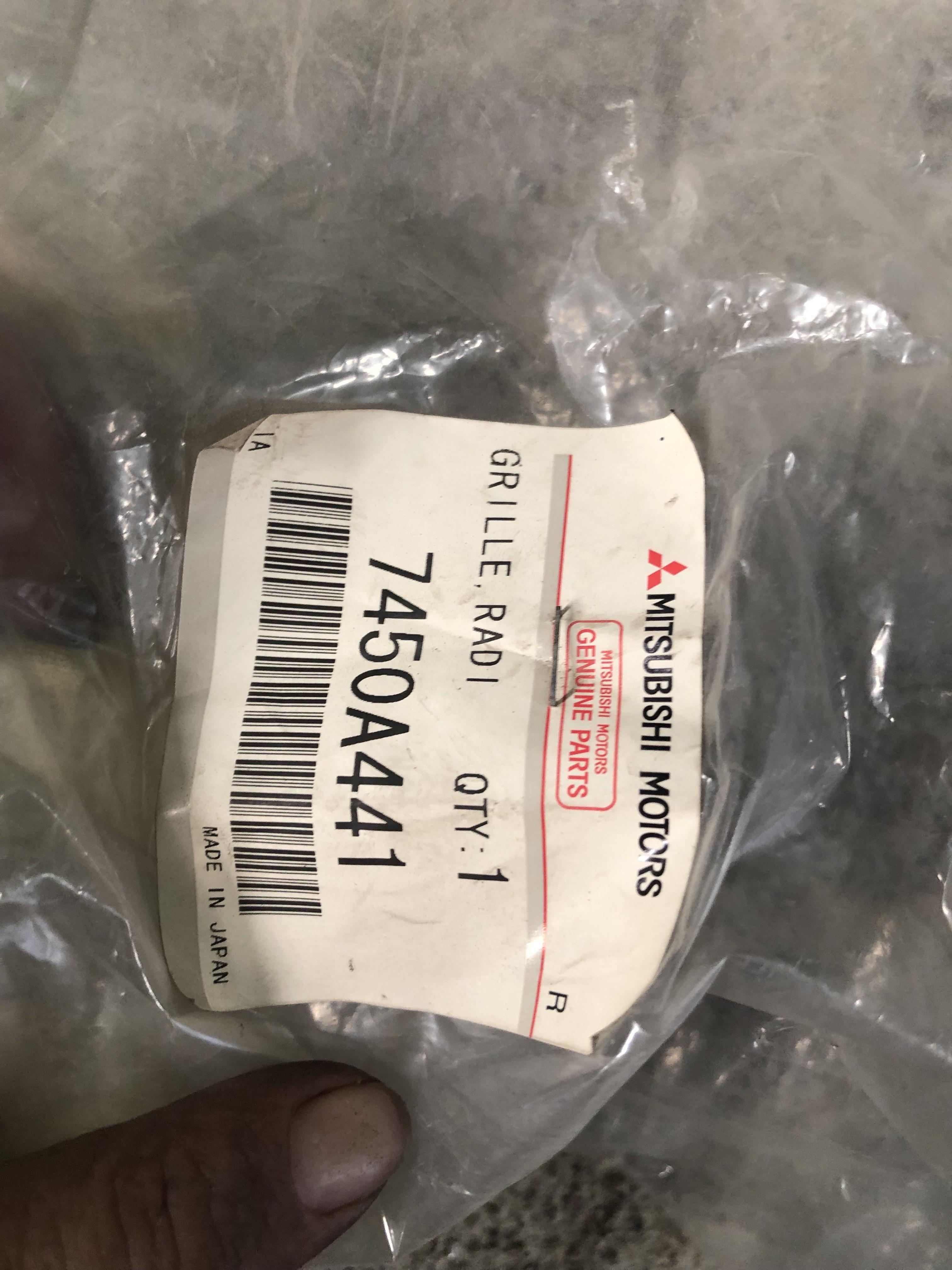 ช่องลมกระจังหน้า L+ R Mitsubishi Lancer 2006