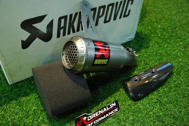 ท่อ Akrapovic Slip-On GP titanium สำหรับ GSX-R1000 2017+ (For Exhibition only)