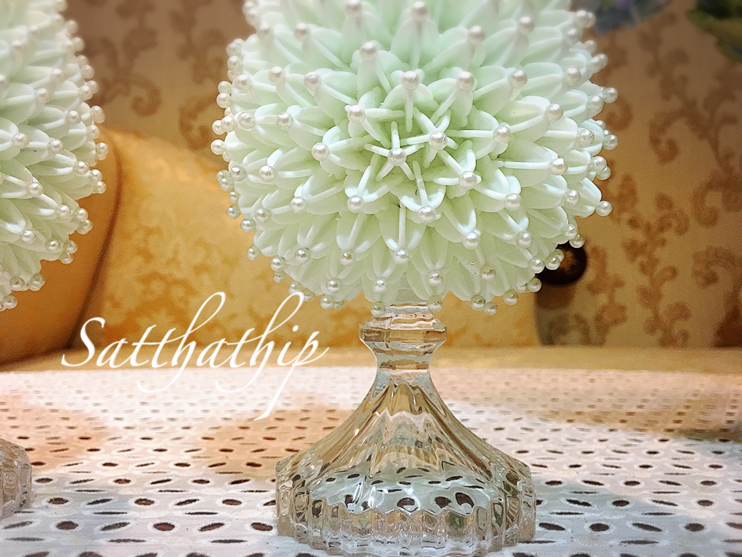 พานพุ่ม - พานพุ่มสักการะ - พานพุ่มดอกรัก - พานพุ่มดอกรักประดิษฐ์ (พลาสติก) - พานพุ่มสีขาว - Panpum