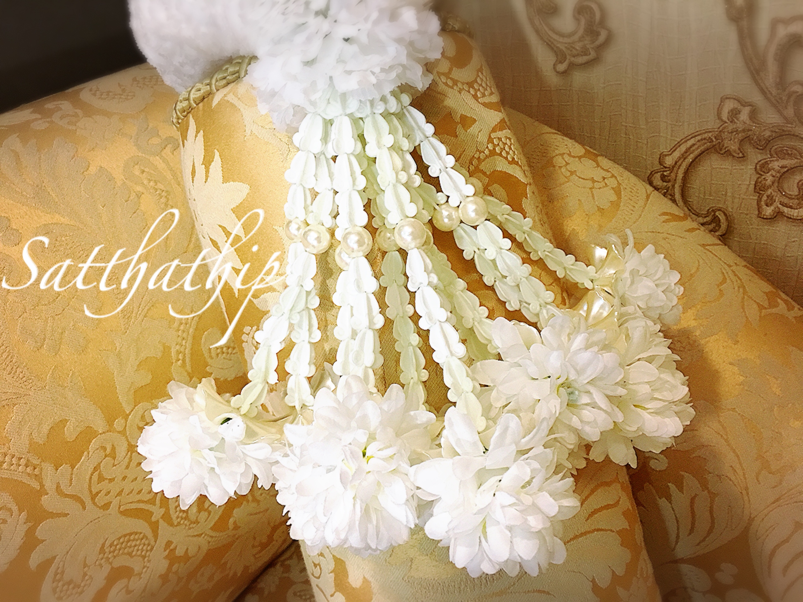 พวงมาลัยผ้า - พวงมาลัยดอกคาเนชั่น ประดิษฐ์ - พวงมาลัยถวายศาลพระภูมิ - Fabric garland