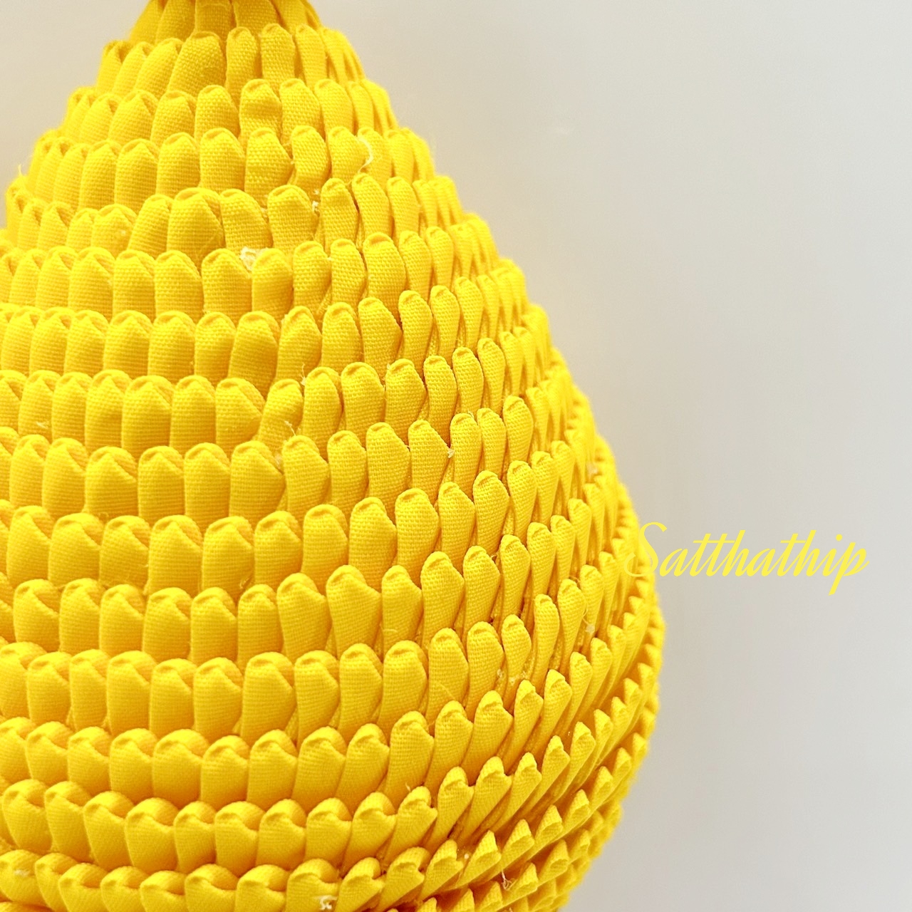 พานพุ่ม-พานพุ่มผ้าสีเหลือง - พานพุ่มสีเหลือง - พานพุ่มสักการะสีเหลือง