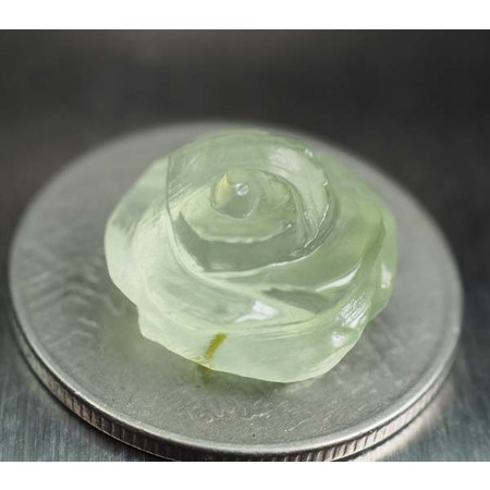 พรีไนท์แกะรูปดอกไม้ 6.35 กะรัต