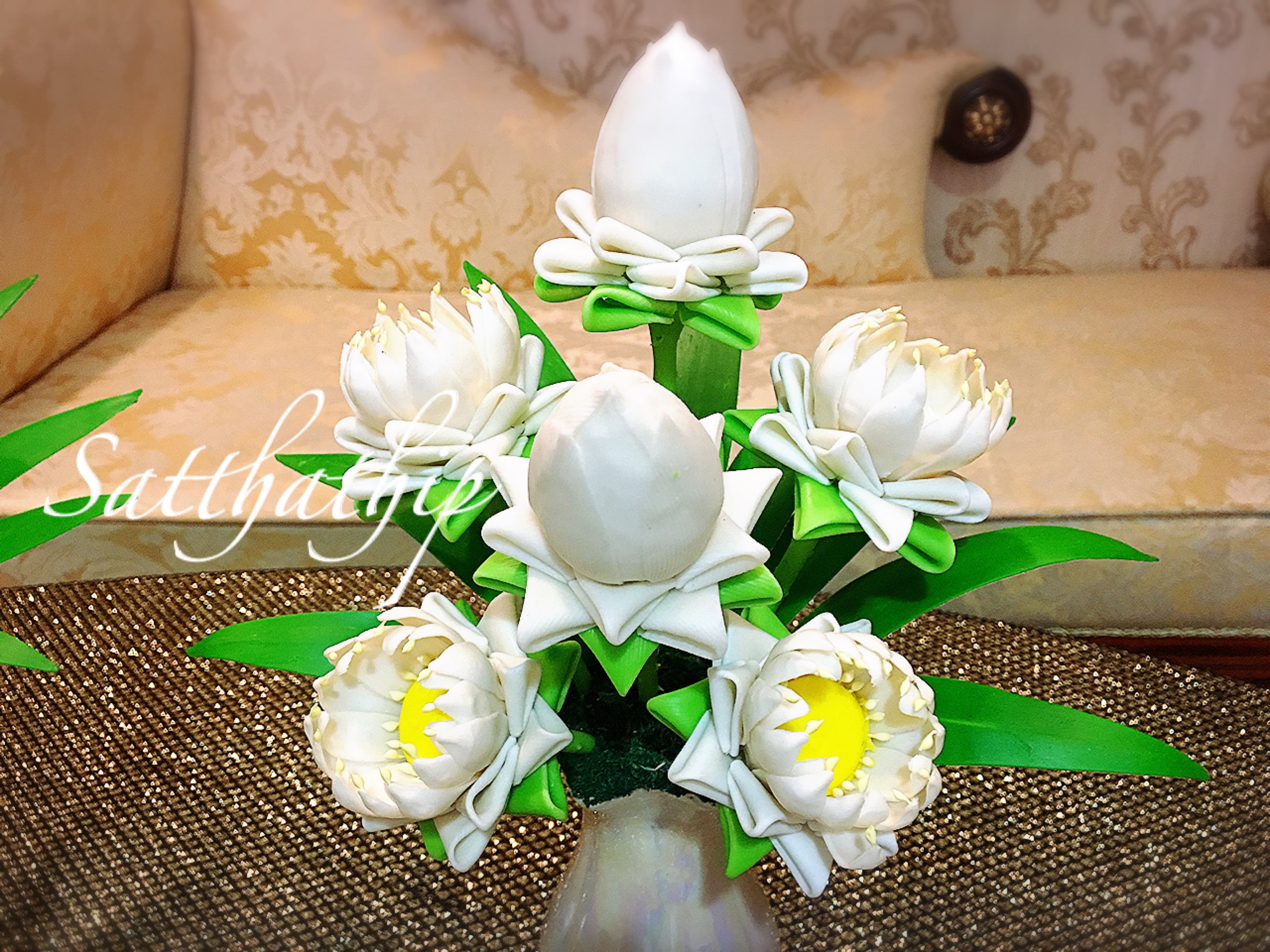 แจกันดอกบัว - ดอกบัวประดิษฐ์ - แจกันดอกบัวพับสีขาว (ข้างละ 6 ดอก) ประดิษฐ์จากดิน - แจกันดอกบัวประดิษฐ์ - Lotus Flower