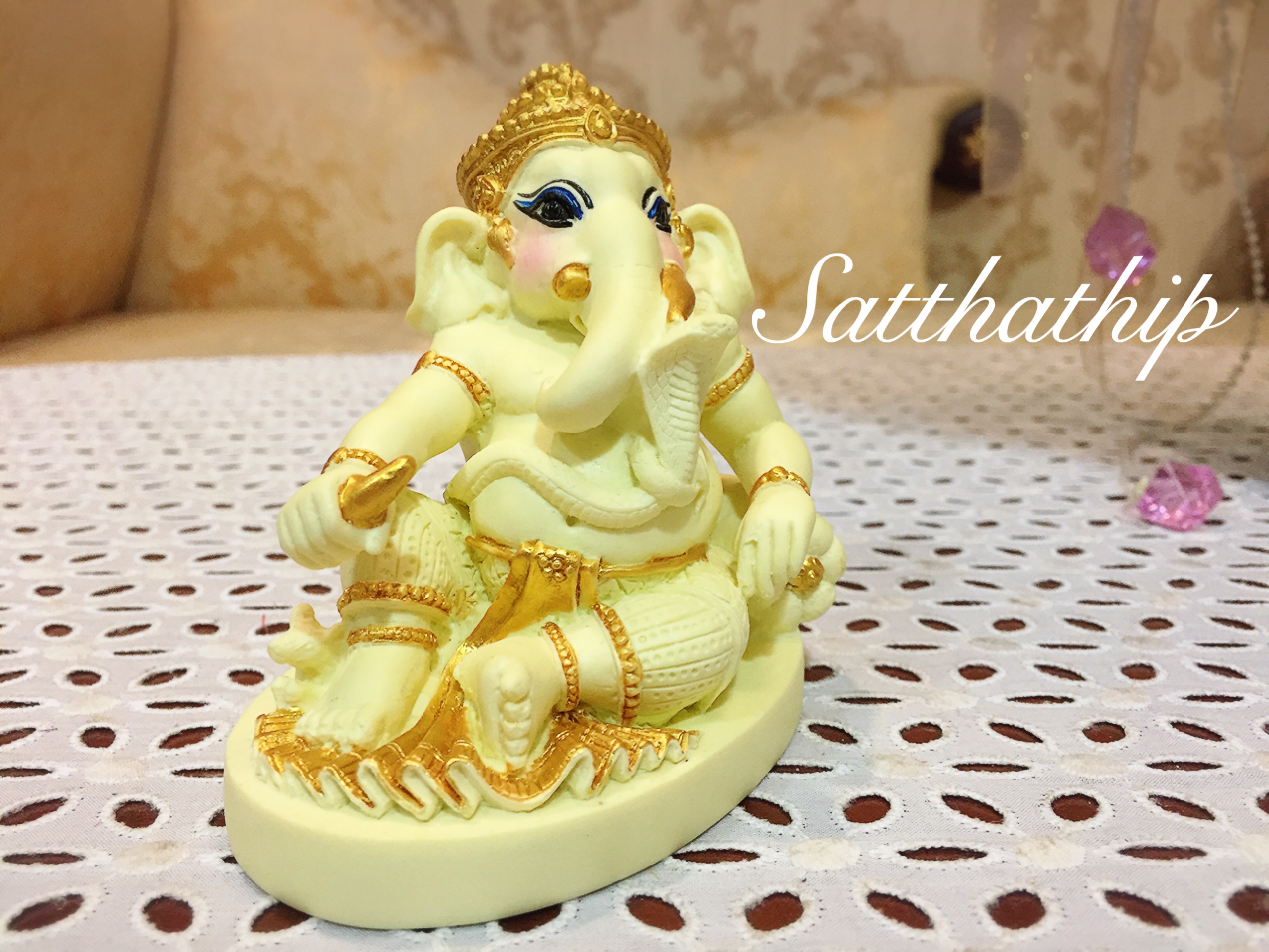 พระพิฆเนศ ปางเสวยสุข (เซรามิก) - Ganesha: Lord of Success