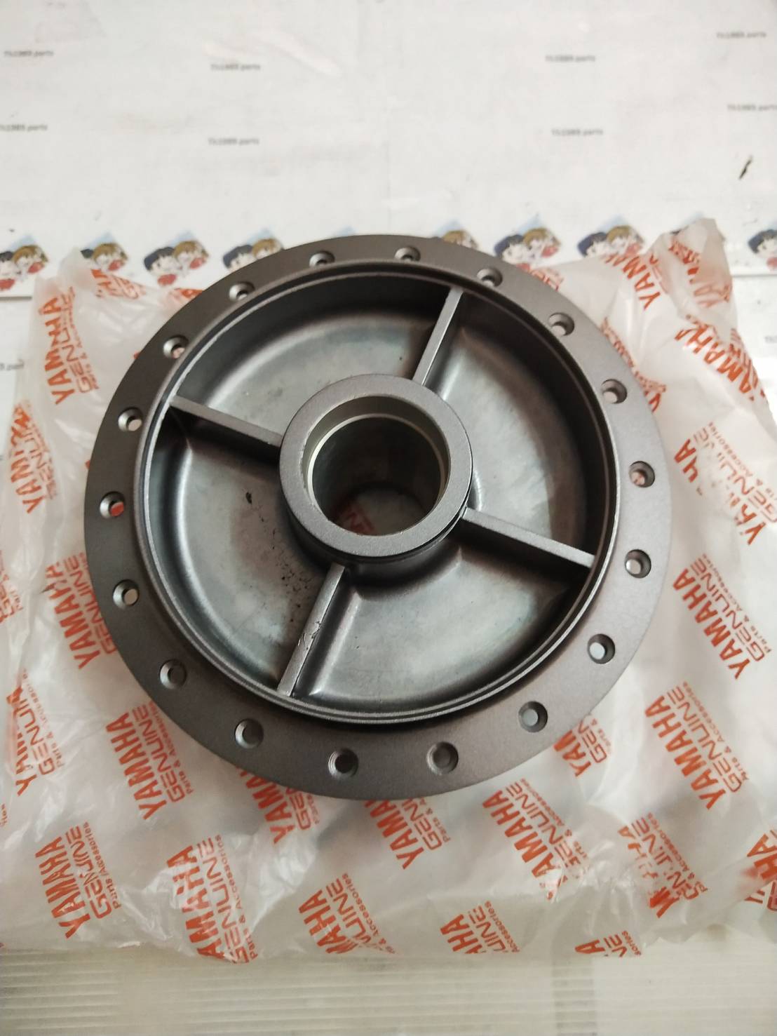 ดุมหลัง สำหรับรุ่น SPARK อะไหล่แท้ YAMAHA 41J-F5311-00-WN