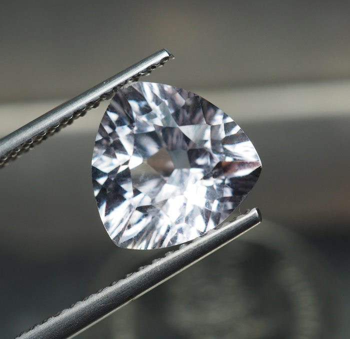 พลอยอะเมทิสต์สีชมพูอมม่วงหวาน 2.30 กะรัต AAA