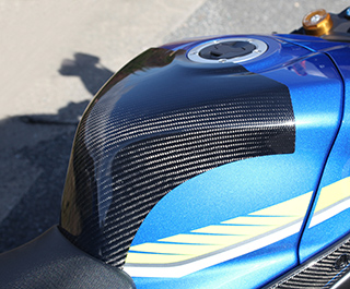 Magical Racing กันถังคาร์บอน (Tank cover) สำหรับ GSXR1000 L7+