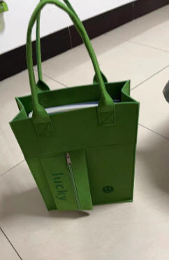 กระเป๋าสะพายผ้าสักหลาด,กระเป๋าผ้าสักหลาด,ขนาด33*26*9cm