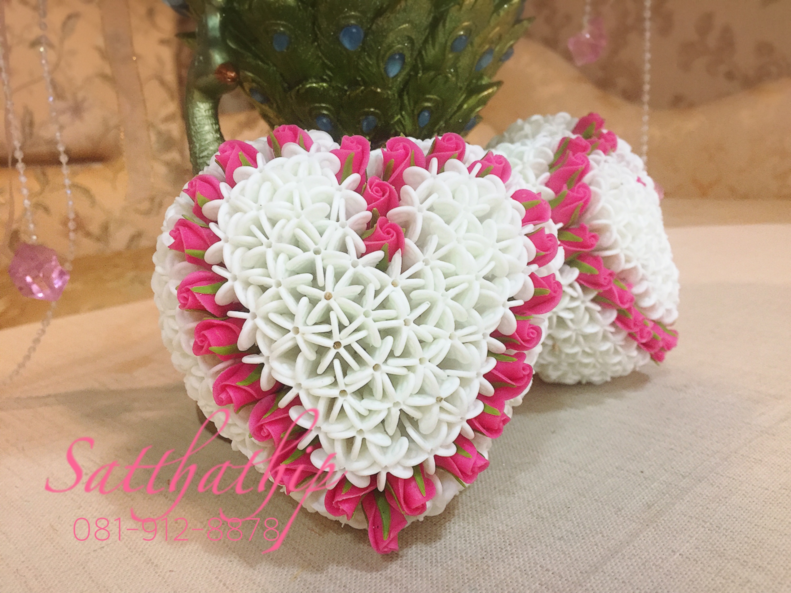 หัวใจดอกรักประดิษฐ์ (ปักดอกกุหลาบ ประดิษฐ์จากดิน)/ พานรับน้ำสังข์รูปหัวใจ/ พานรองแหวนหมั้น – ของชำร่วยงานแต่งงาน - Wedding souvenirs