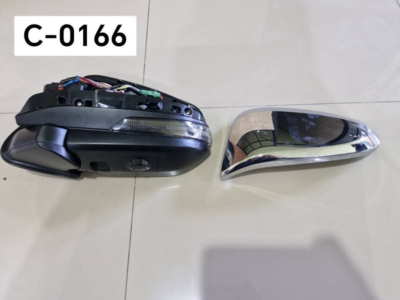 กระจกมองข้าง L (โครเมี่ยม มีกล้อง+ไฟส่องพื้น) Toyota Revo