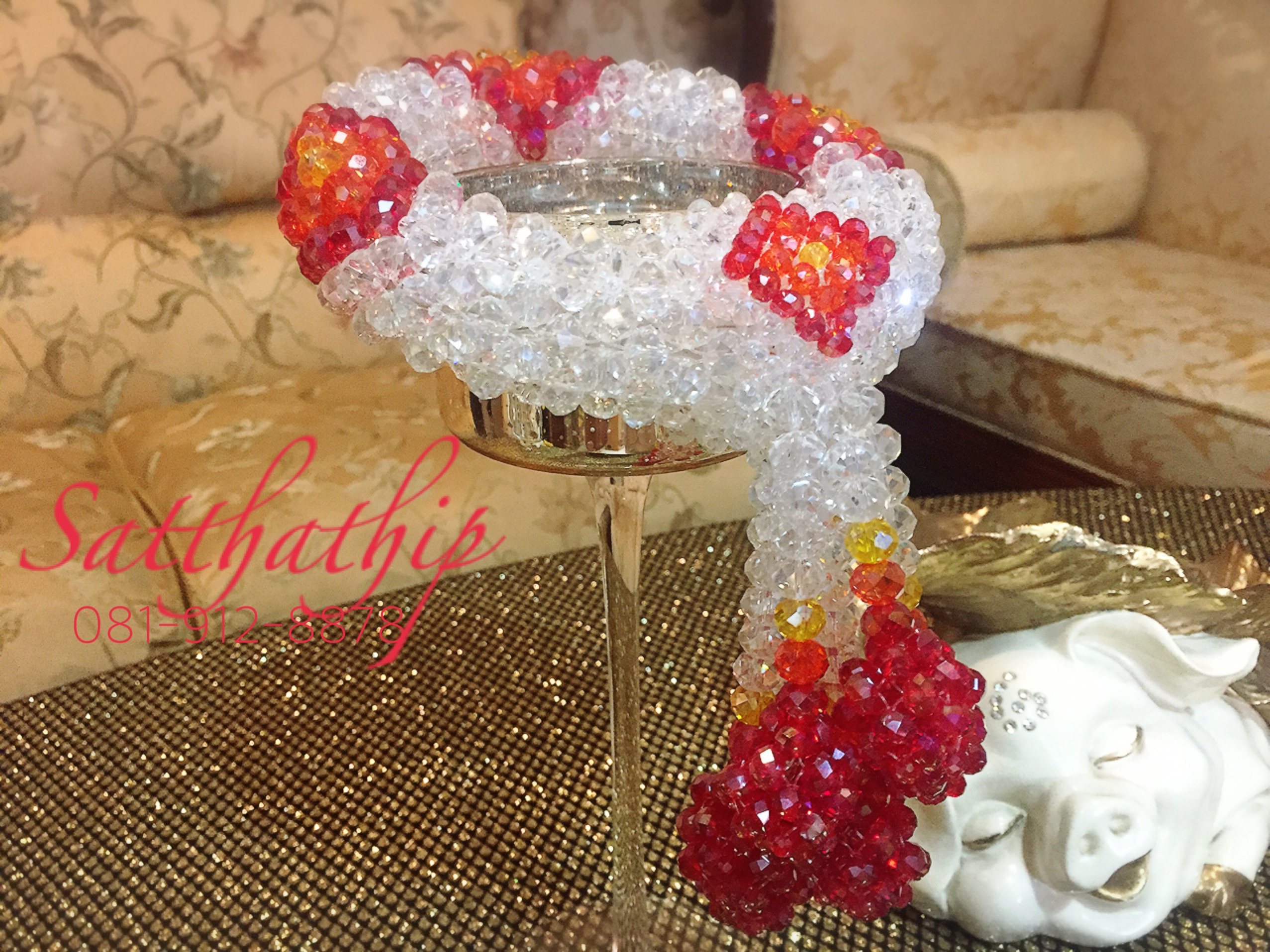 พวงมาลัยคริสตัล สีโทนแดง - Crystal Garland