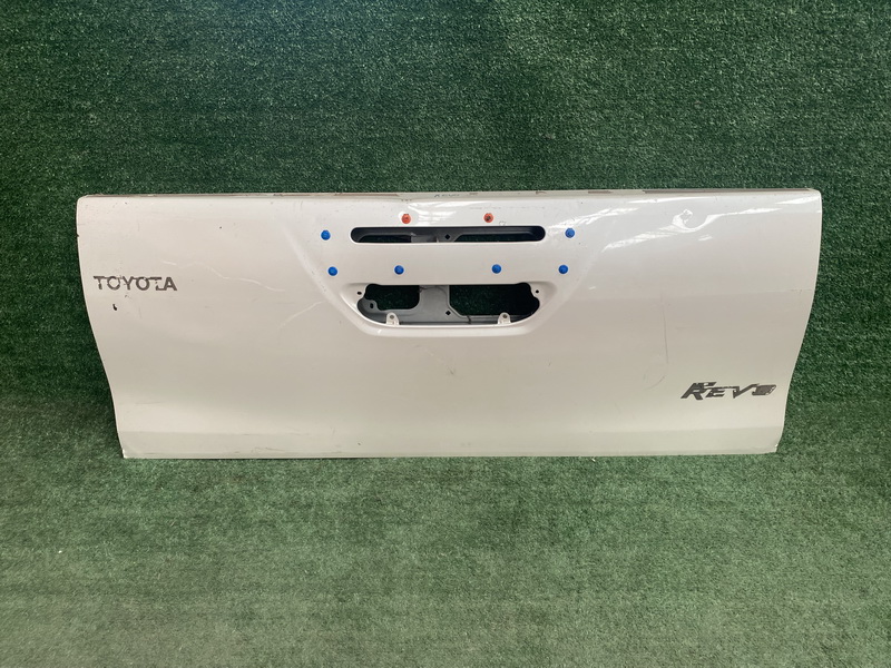 ฝาปิดท้าย Toyota Revo 2020-2023