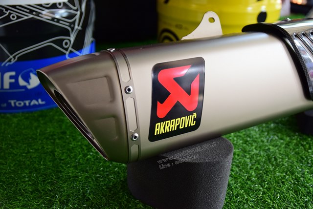 ท่อ Akrapovic SBK สำหรับ CBR1000RR 2017+ (For Exhibition only)