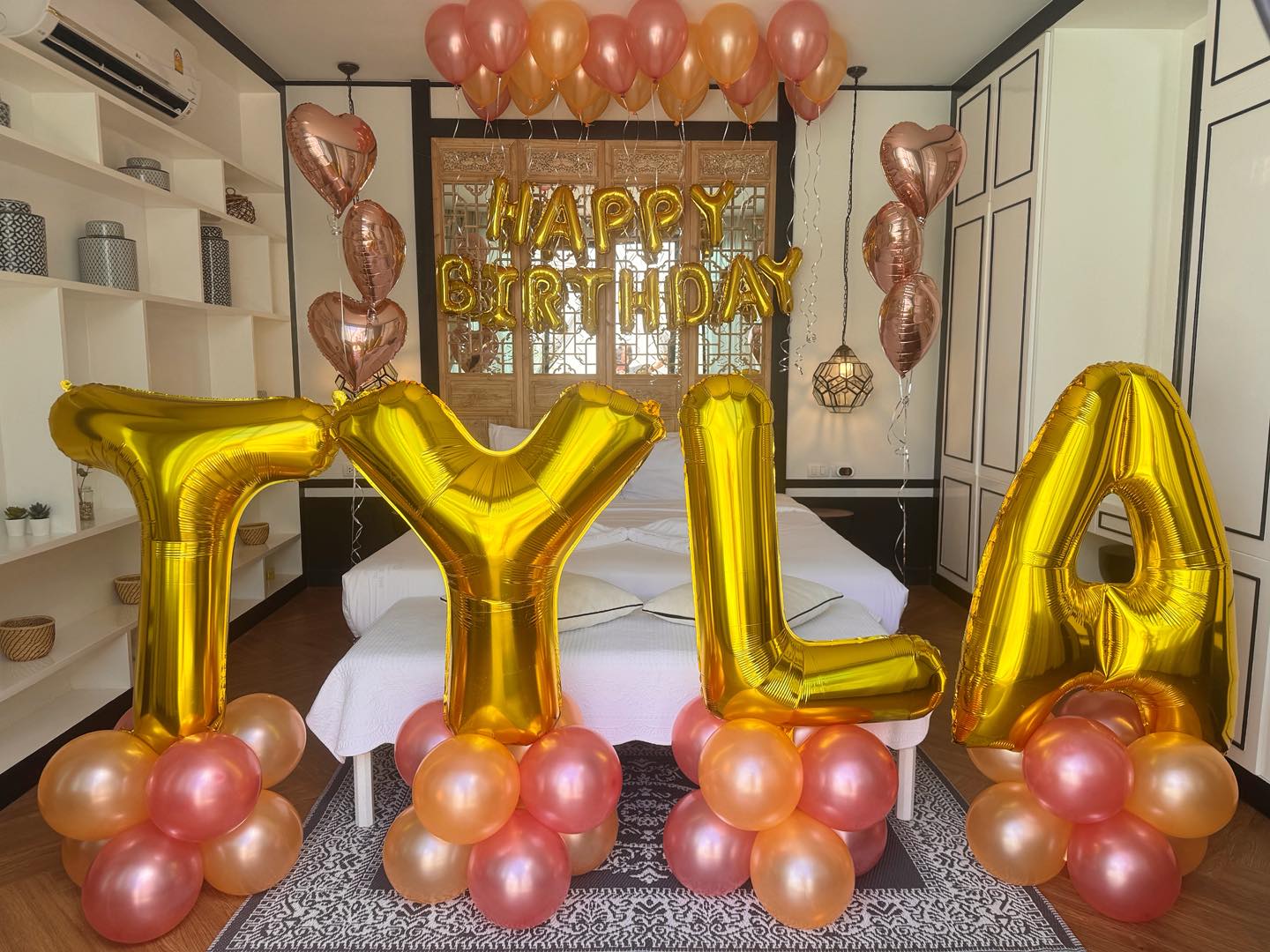 ลูกโป่งวันเกิดHappy birthday Balloons Bouquets and column Balloons set (With helium & Air) (31pcs.)