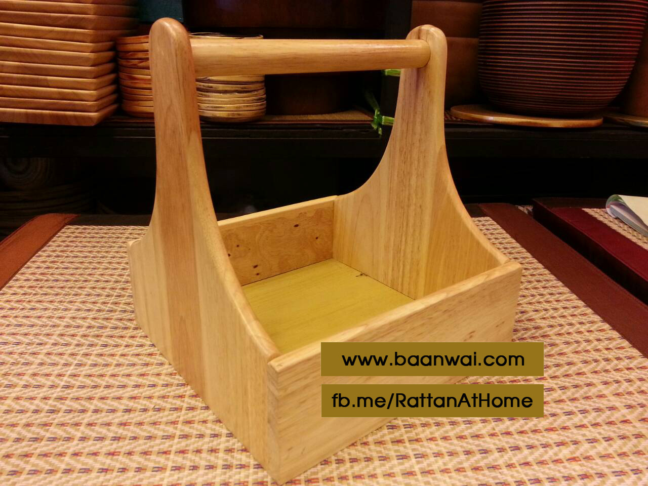 กล่องไม้วางเครื่องปรุง ถาดไม้วางเครื่องปรุง กระเช้าไม้วางเครืองปรุง มี 2 ขนาด (ขนาด 6*6 นิ้ว)