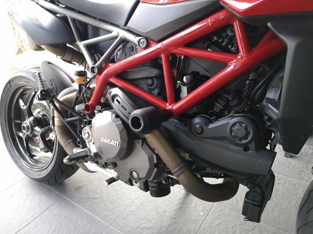Evotech กันล้มกลาง (Crash Bobbins) สำหรับ HyperMotard 950 19+