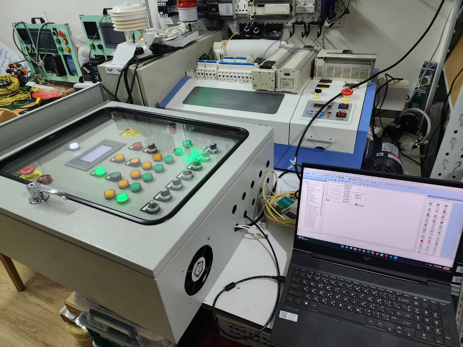 ระบบควบคุมปั๊มอัตโนมัติ โดยสามารถสั่งงานผ่าน IOT และ HMI เกรดอุตสาหกรรม