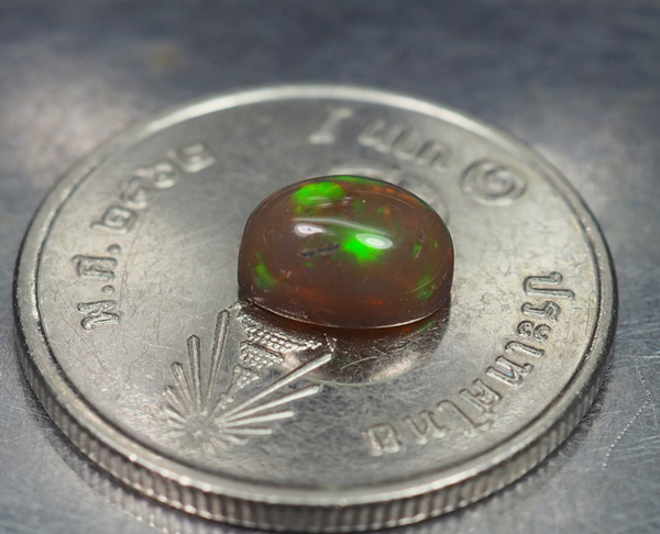 แบล็คโอปอลหลากสี (Opal) 0.65 กะรัตลดราคา
