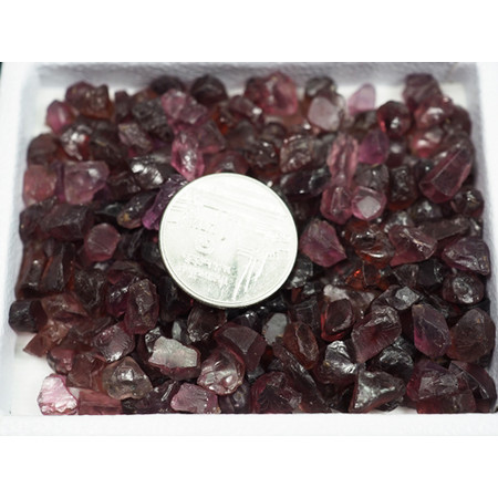 ก้อนโรโดไรท์ (Garnet) 301 กะรัต