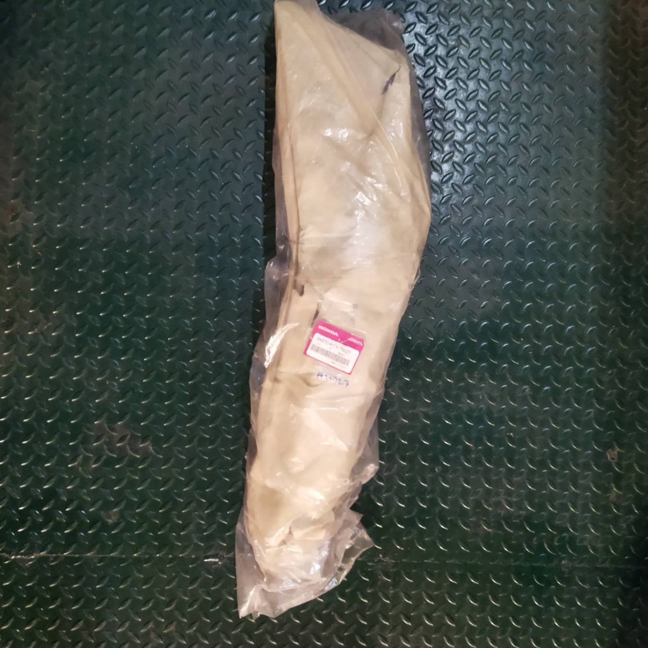 64370-KEV-750ZF ฝาครอบตัวถังหลังขวา NICE110 สีเขียวเข้ม อะไหล่แท้ HONDA