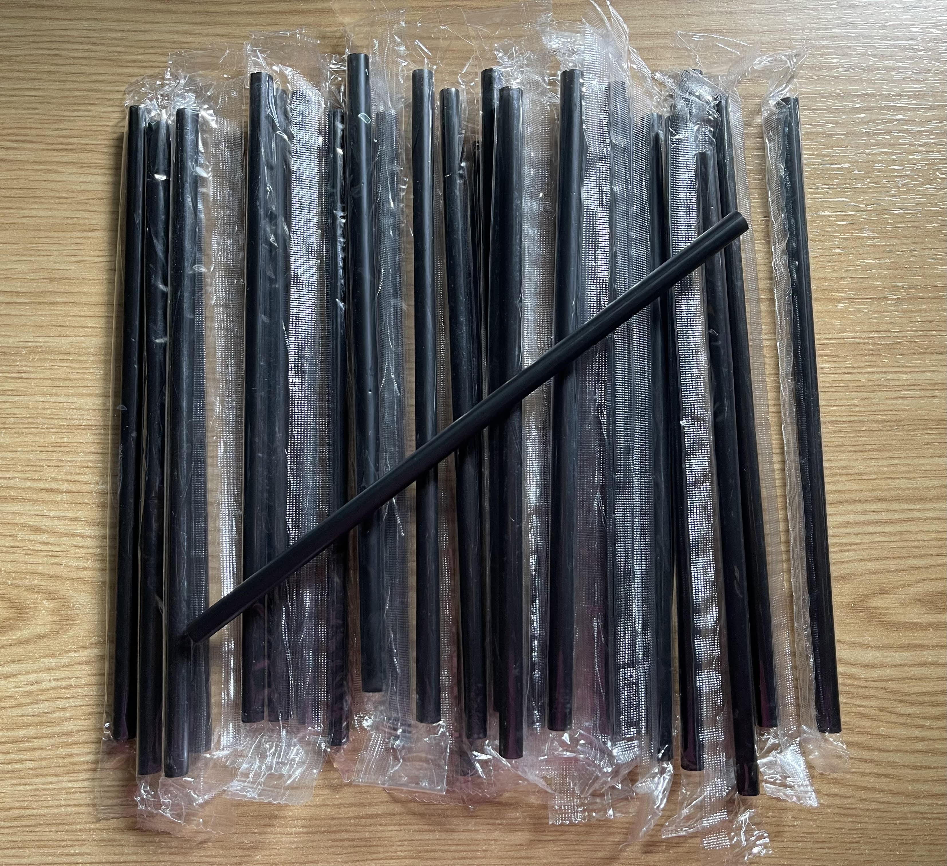 หลอด,หลอดแก้วน้ำ,หลอดสีดำ,หลอดพลาสติกสีดำ,หลอดแก้วน้ำ20oz,หลอดดูดน้ำพลาสติก,ยาว22cm,สินค้าขายดี