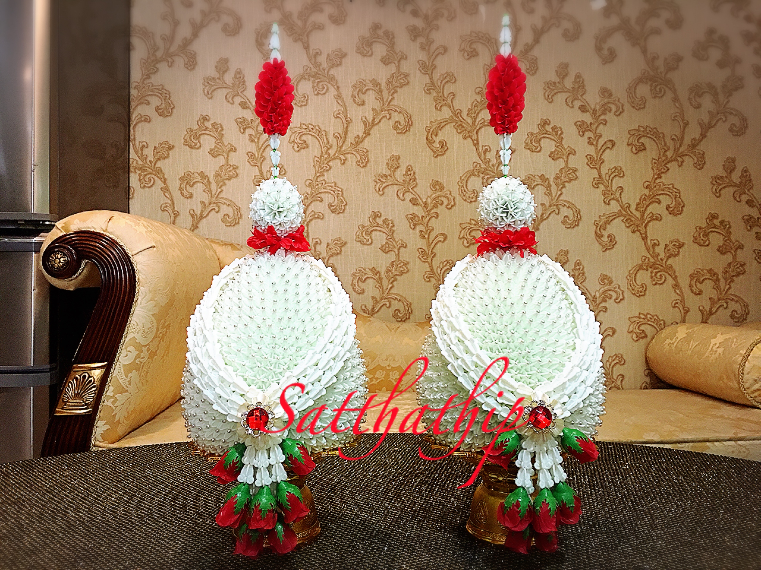 พานพุ่ม - พานพุ่มสักการะ - พานพุ่มดอกรัก - พานพุ่มดอกรักประดิษฐ์ (พลาสติก) - พานพุ่มสีขาว - Panpum