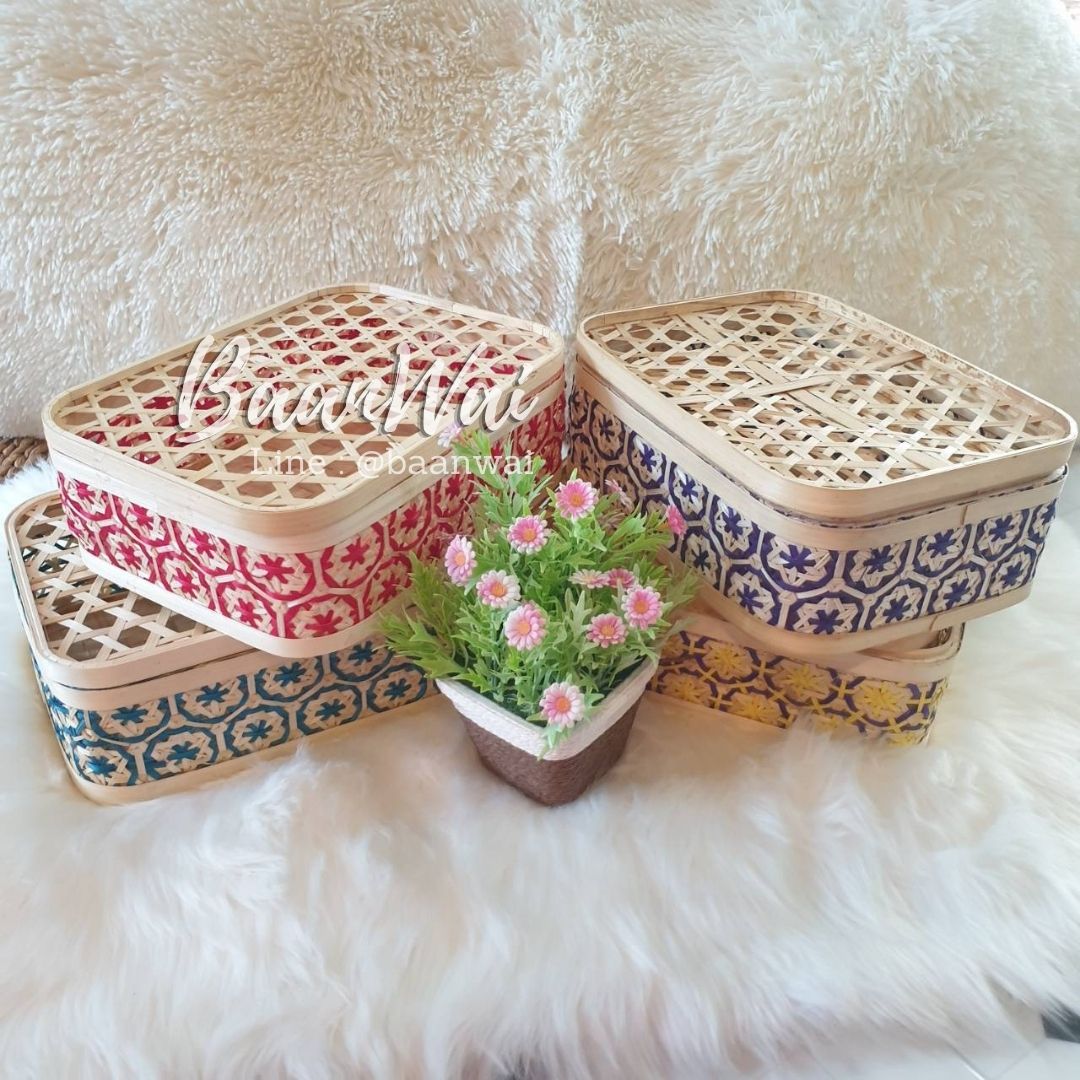 กล่องไม้ไผ่ลายพิกุล ฝาสานโปร่ง (สีม่วง)