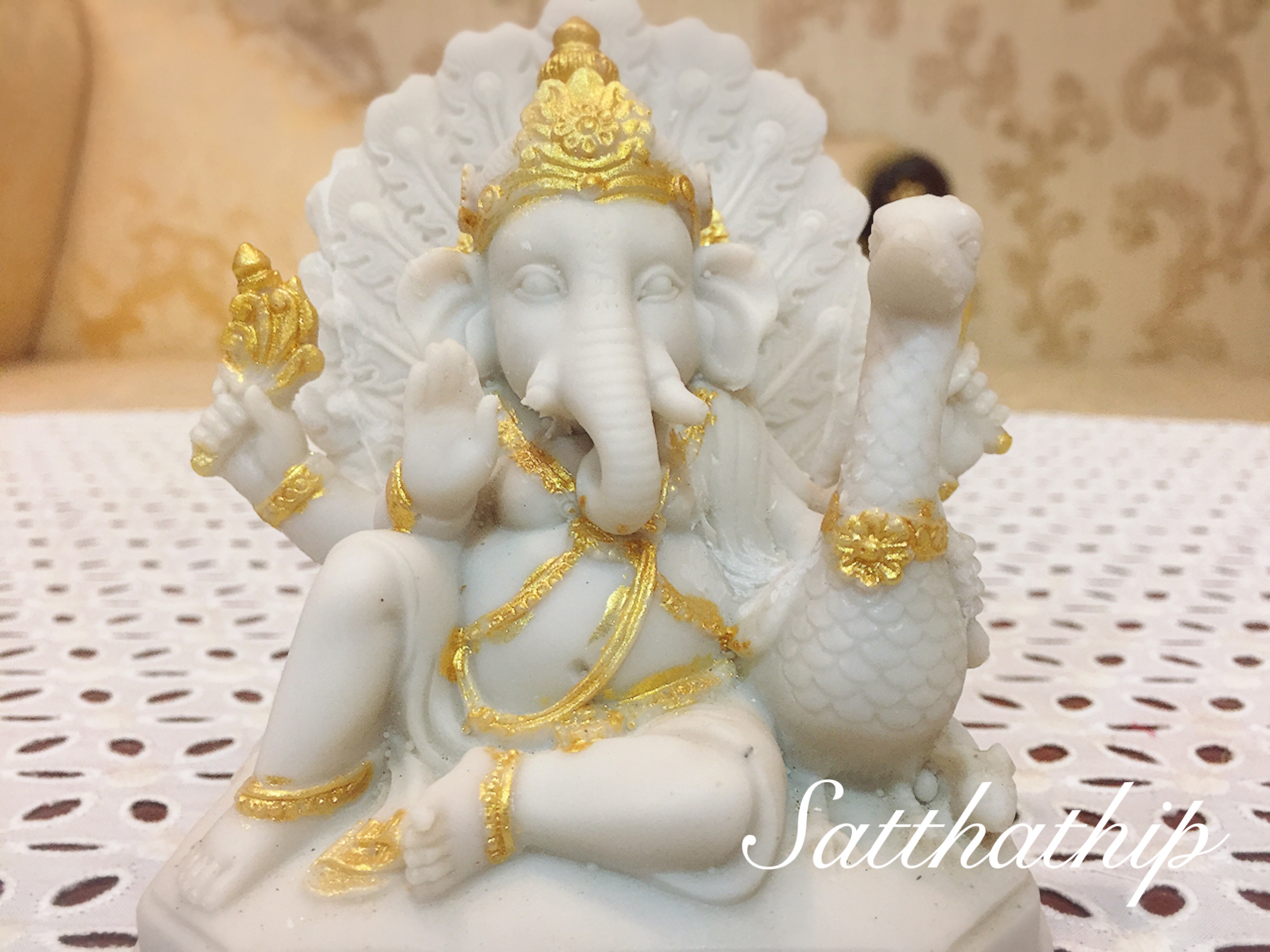 พระพิฆเศวร ปางโมเรศวร/ปางมยุรเวท/ทรงนกยูง (เรซิ่น) - Ganesha: Lord of Success