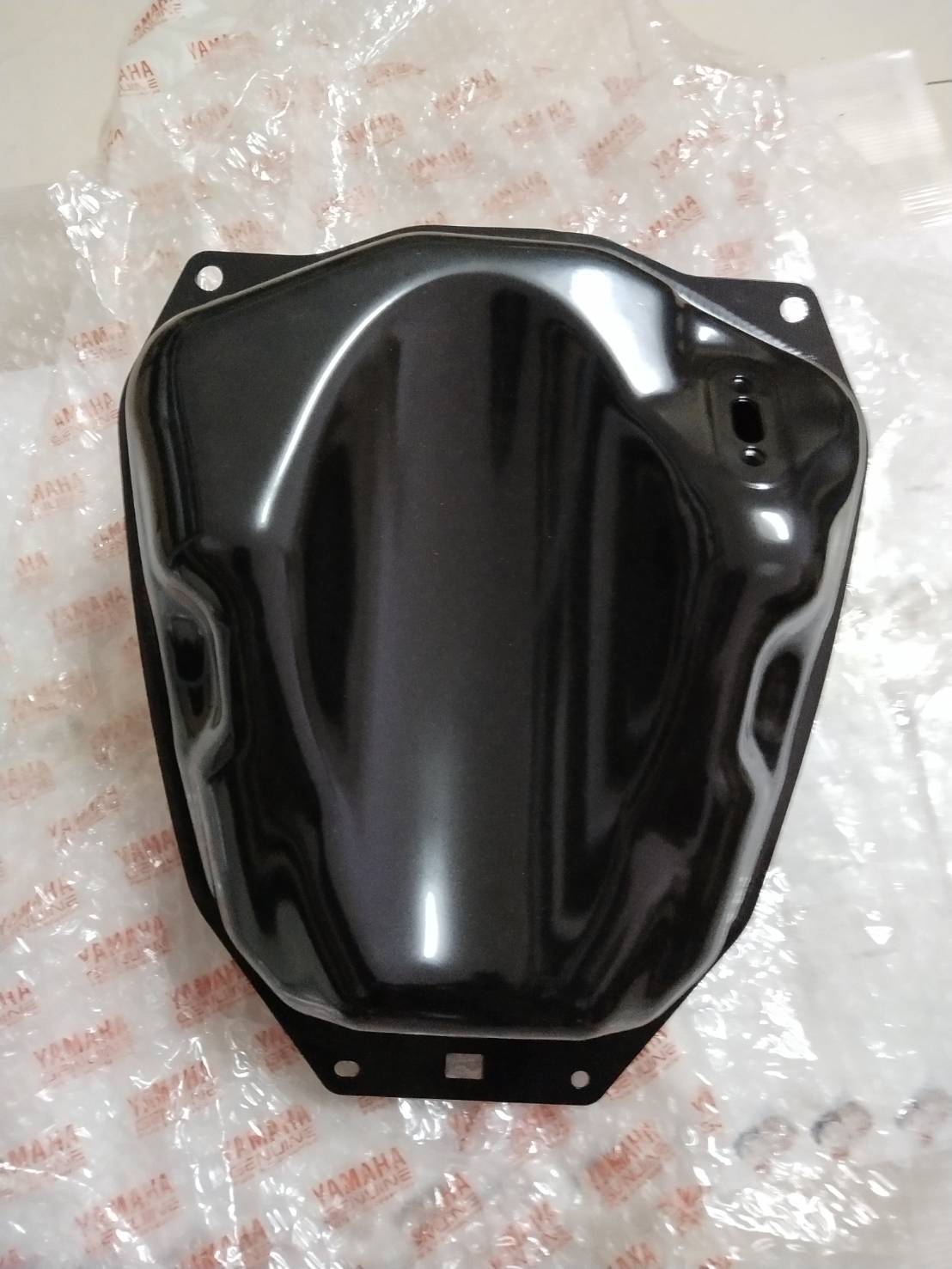 ถังน้ำมัน สีดำ สำหรับรุ่น NOUVO MX อะไหล่แท้ YAMAHA 1P7-F4110-00
