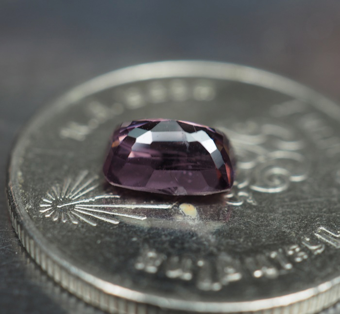 พลอยสปิเนล (Purple Spinel ) 1.05 กะรัตสีม่วง