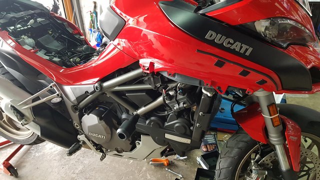 Evotech กันล้มกลาง (Crash Bobbins) สำหรับ Multi 1200 , 950, 1260