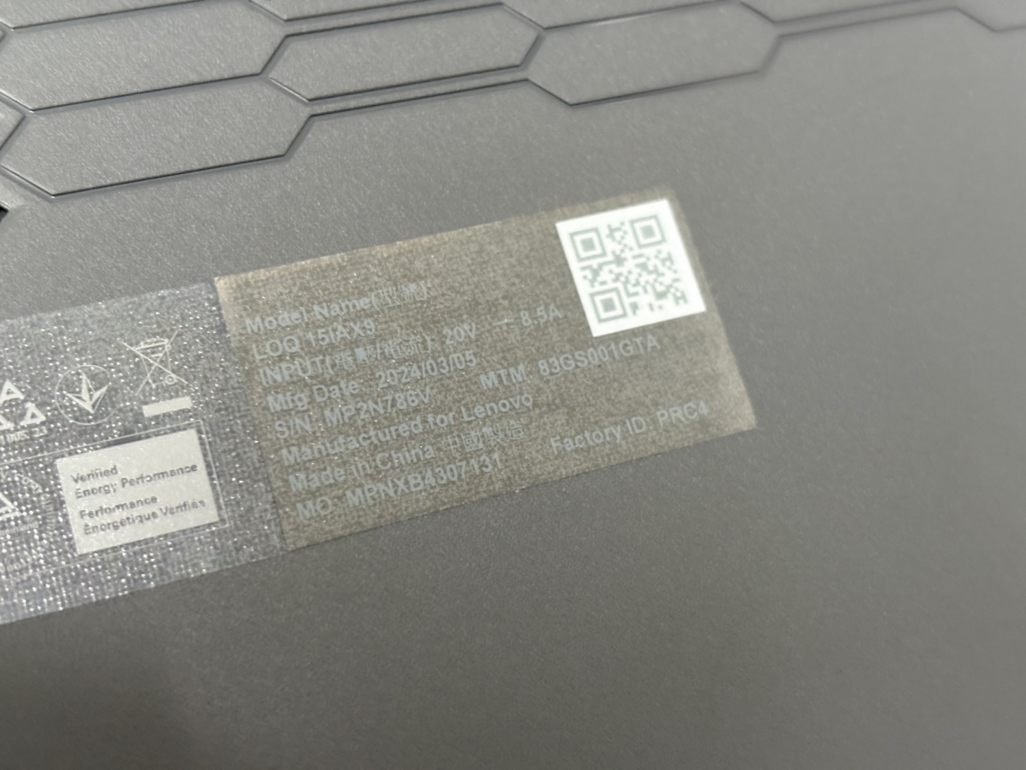 Lenovo LOQ 15IAX9 83GS001GTA Luna Grey