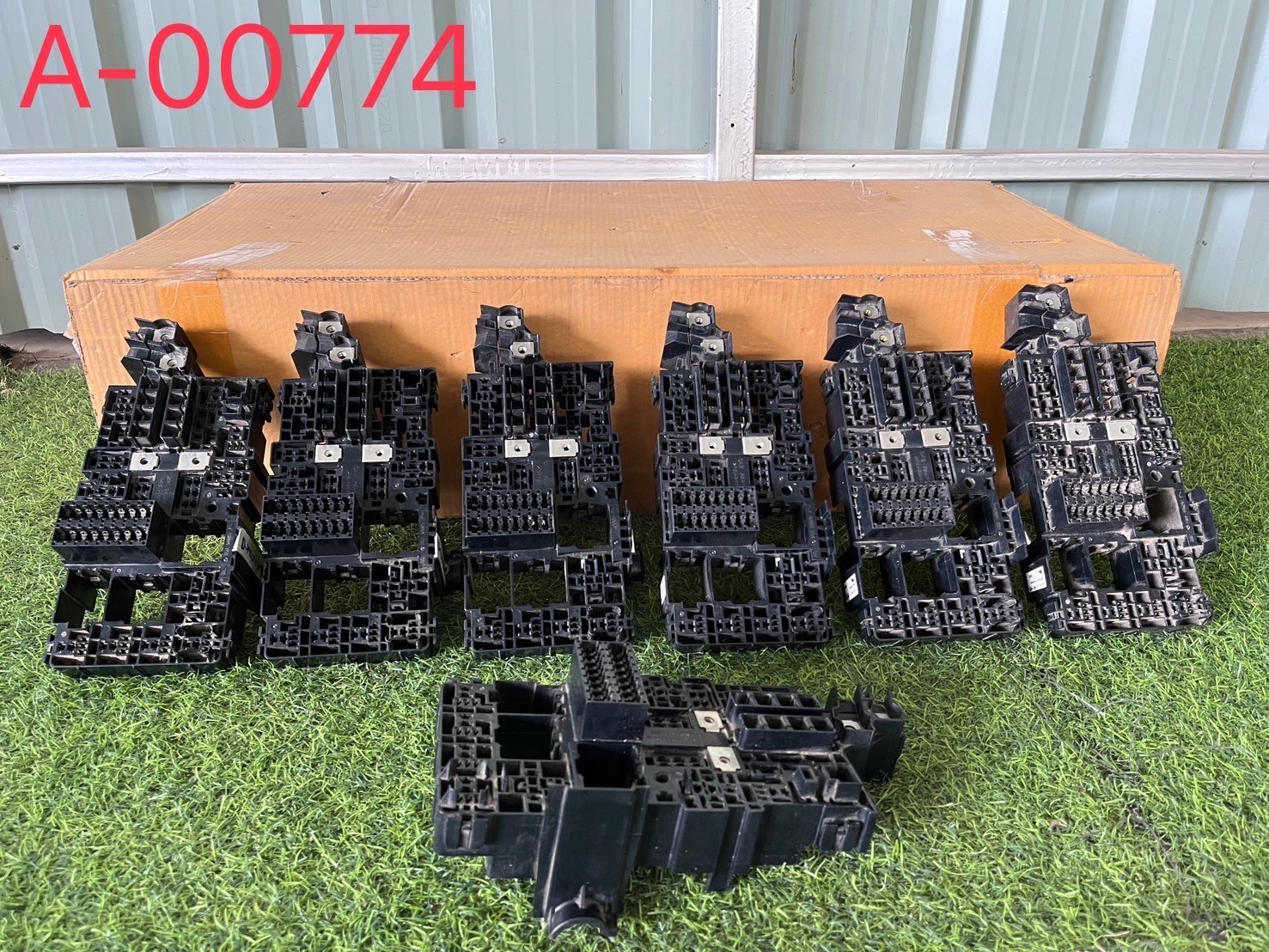 แผงกล่องฟิวส์ Isuzu D-Max 2003-11 7ชิ้น