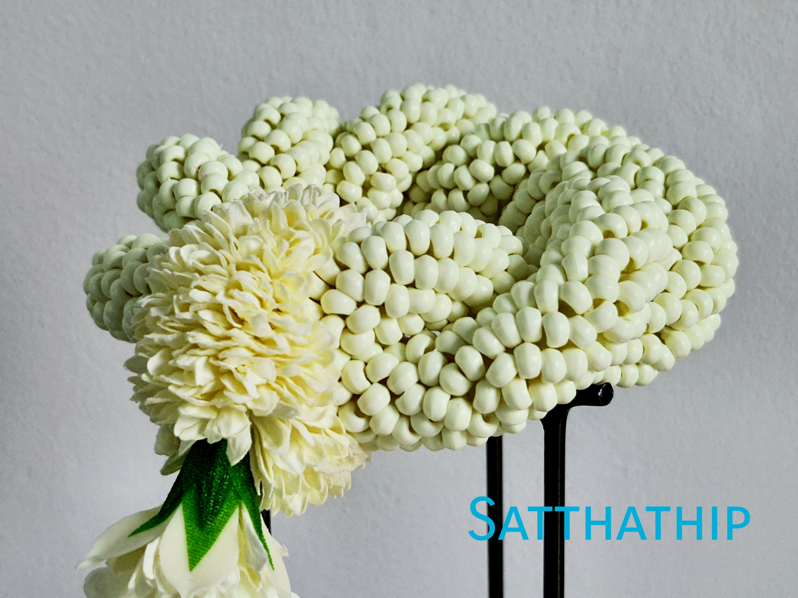 พวงมาลัยดอกรัก - พวงมาลัยดอกรักเกลียว - พวงมาลัยดอกรักเกลียวประดิษฐ์