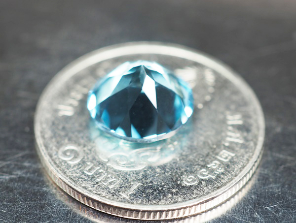 โทปาสสีฟ้าอ่อน (Topaz) 3.35 กะรัต