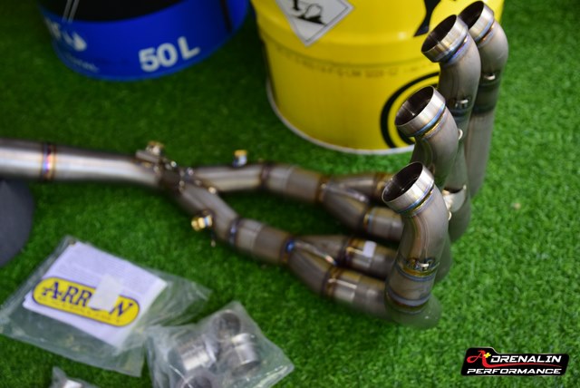 ท่อ Arrow Competiton Evo-2 Pro Race สำหรับ R1 2015+ (For Exhibition only)