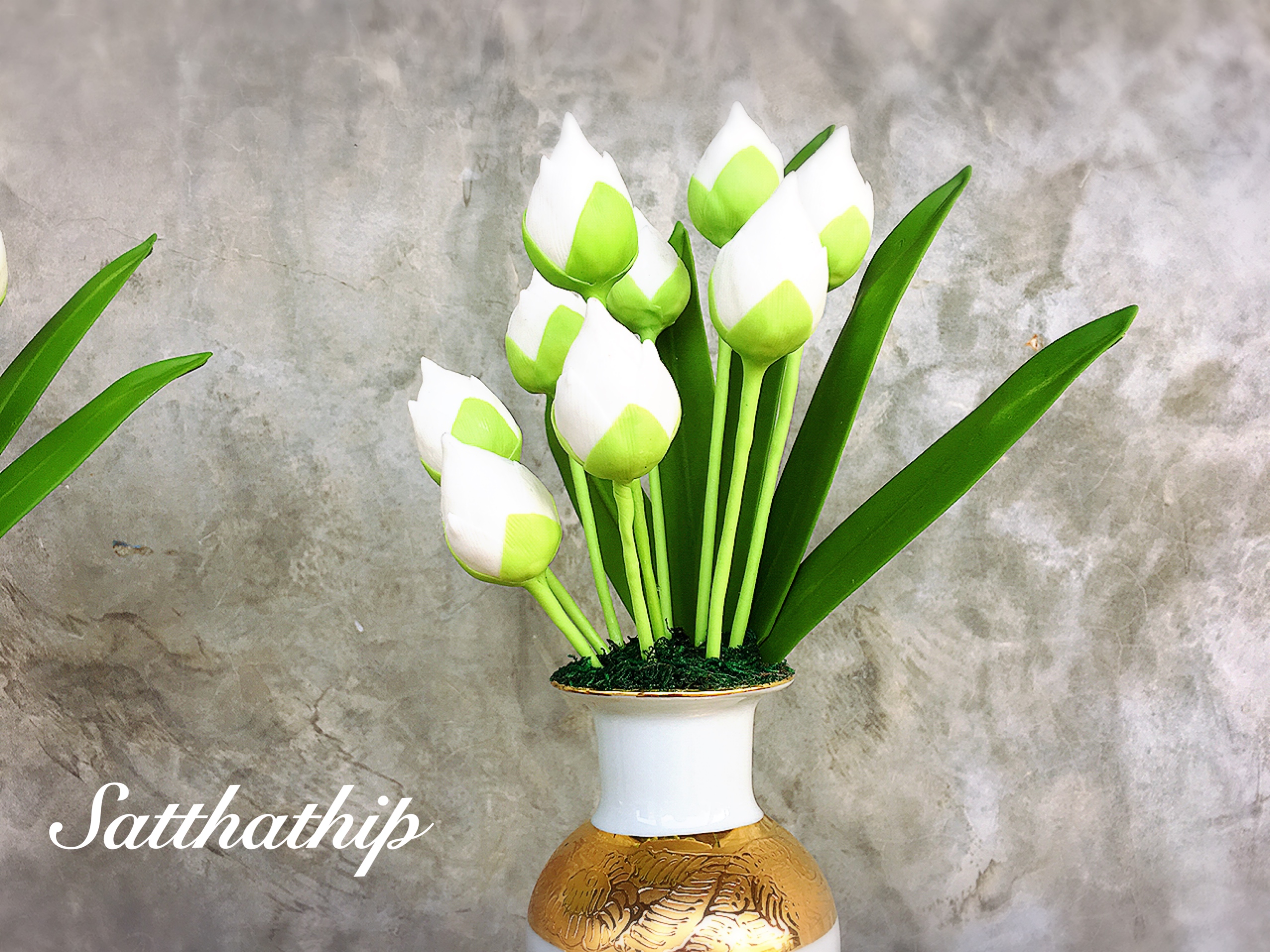 แจกันดอกบัว - ดอกบัวประดิษฐ์ - แจกันดอกบัวตูม (ข้างละ 9 ดอก) ประดิษฐ์จากดิน - แจกันดอกบัวประดิษฐ์ - Lotus Flower